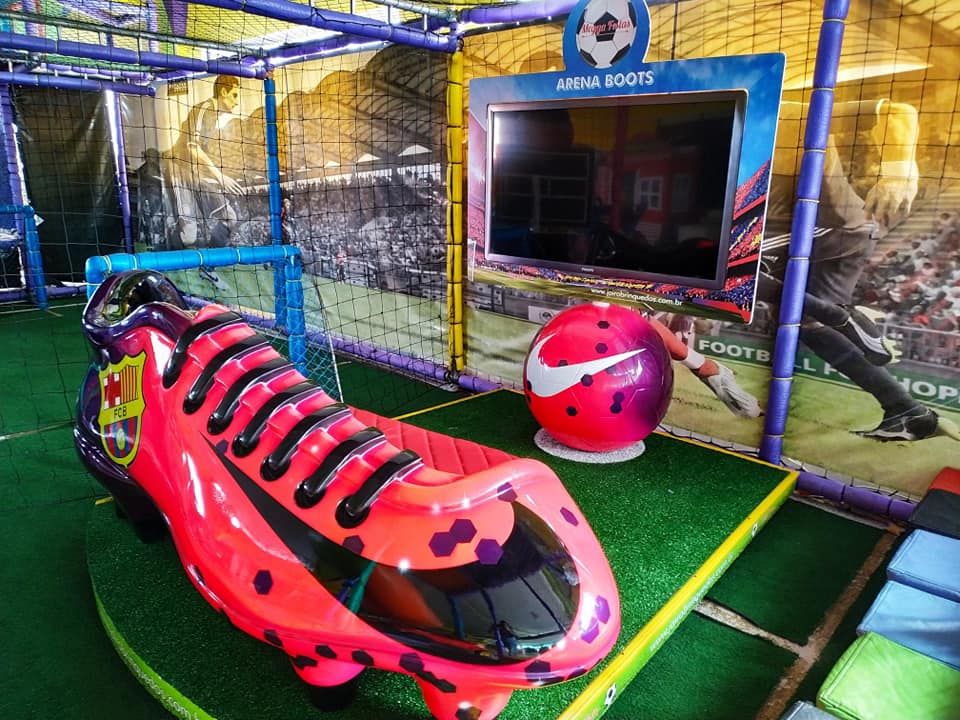 Brinquedo de futebol interativo